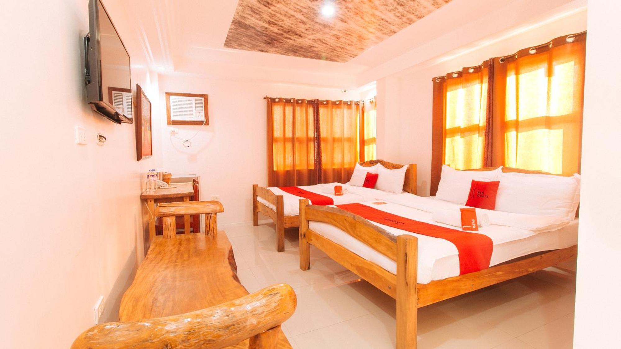 Reddoorz Plus @ Jollydays Hotel Nueva Ecija San Jose  Εξωτερικό φωτογραφία