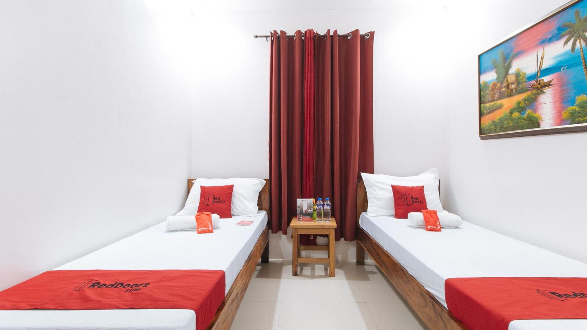 Reddoorz Plus @ Jollydays Hotel Nueva Ecija San Jose  Εξωτερικό φωτογραφία