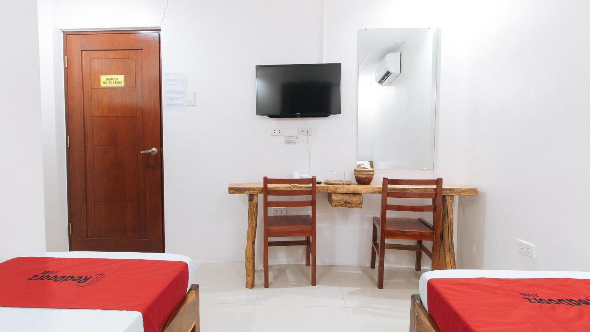 Reddoorz Plus @ Jollydays Hotel Nueva Ecija San Jose  Εξωτερικό φωτογραφία