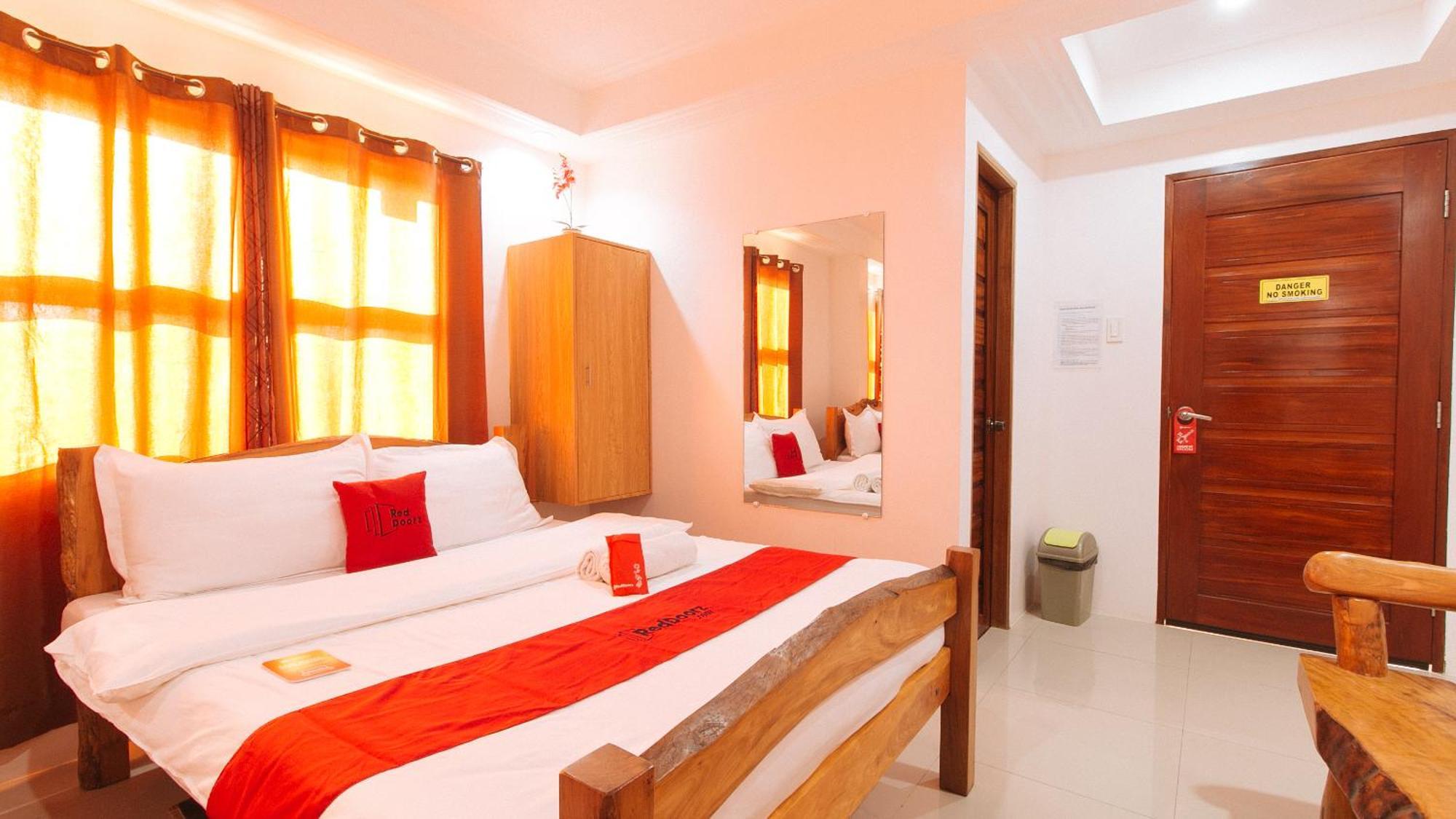 Reddoorz Plus @ Jollydays Hotel Nueva Ecija San Jose  Εξωτερικό φωτογραφία
