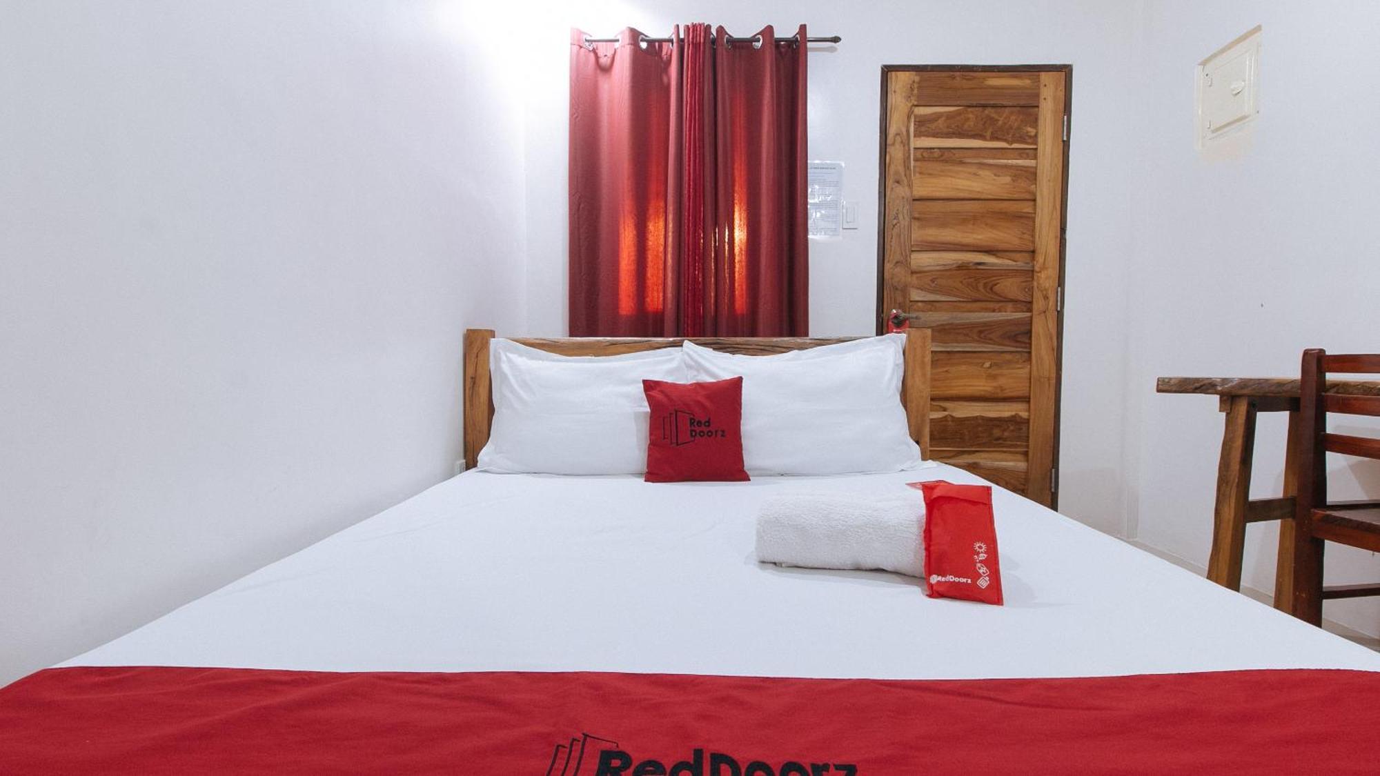 Reddoorz Plus @ Jollydays Hotel Nueva Ecija San Jose  Εξωτερικό φωτογραφία