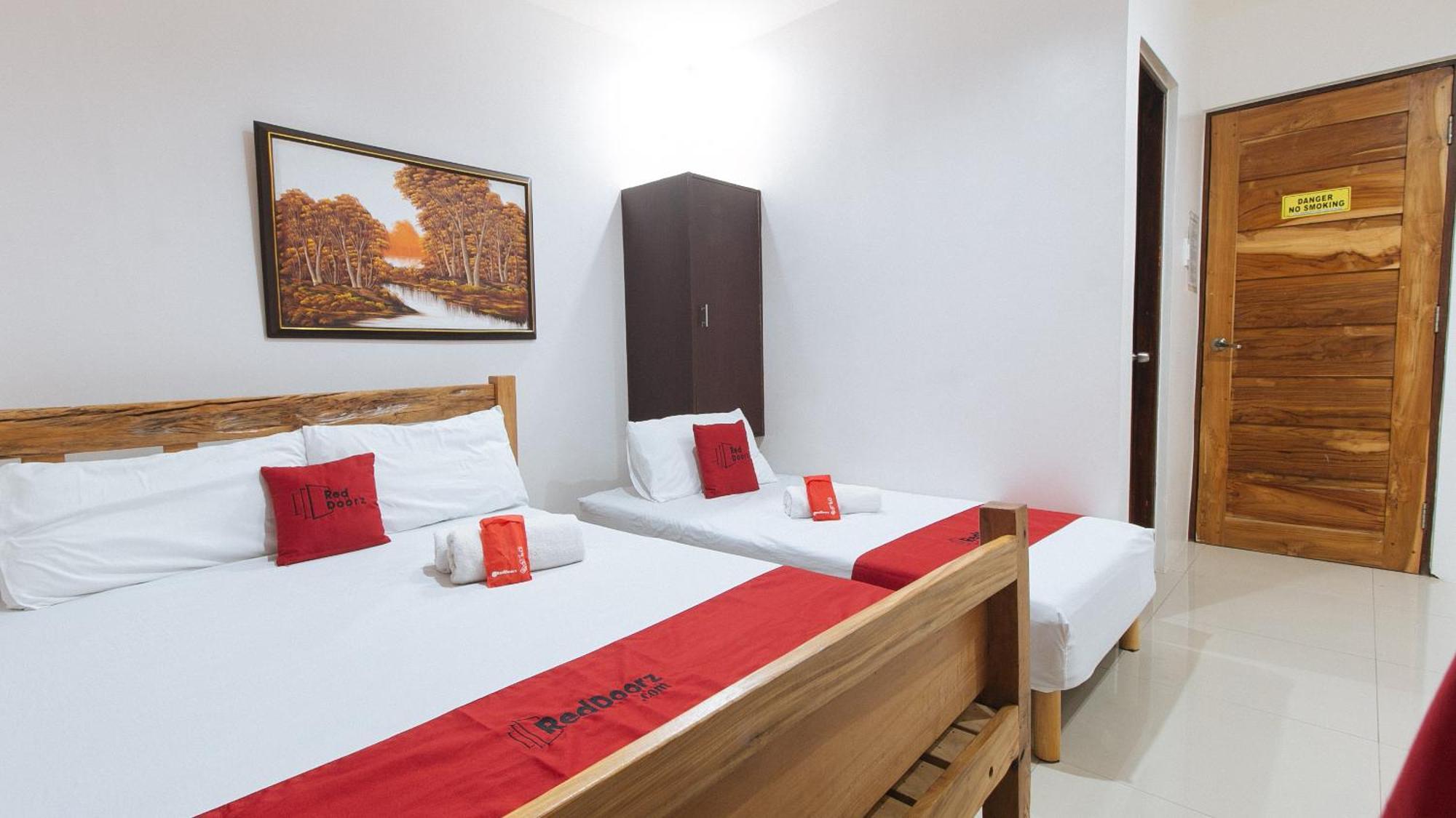 Reddoorz Plus @ Jollydays Hotel Nueva Ecija San Jose  Εξωτερικό φωτογραφία