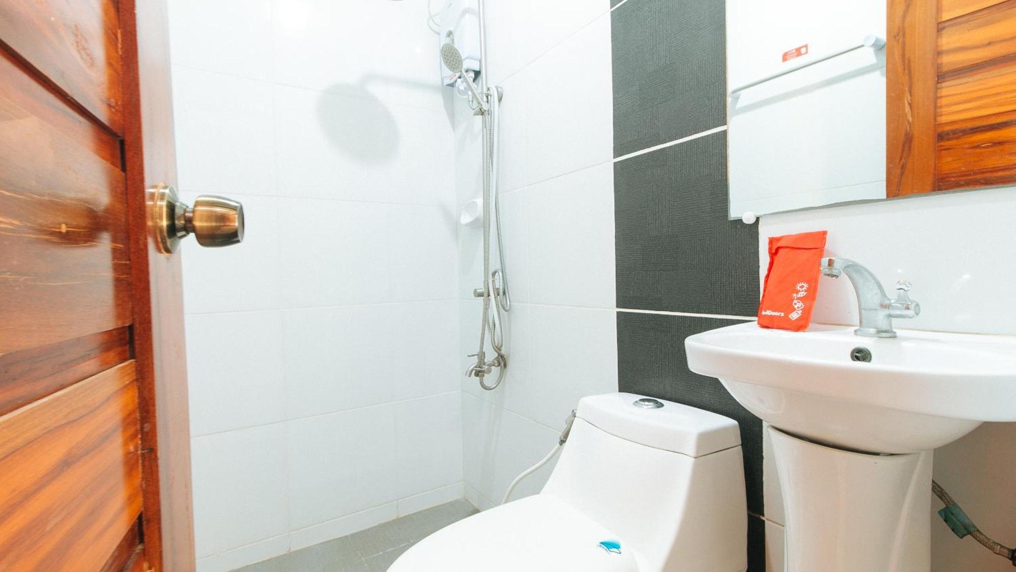 Reddoorz Plus @ Jollydays Hotel Nueva Ecija San Jose  Εξωτερικό φωτογραφία