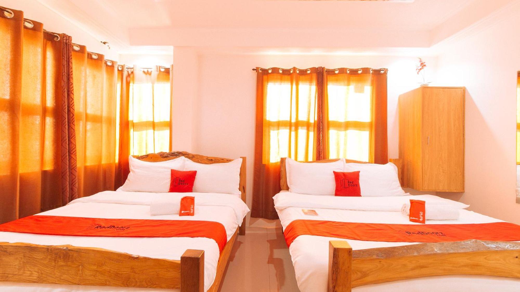 Reddoorz Plus @ Jollydays Hotel Nueva Ecija San Jose  Εξωτερικό φωτογραφία