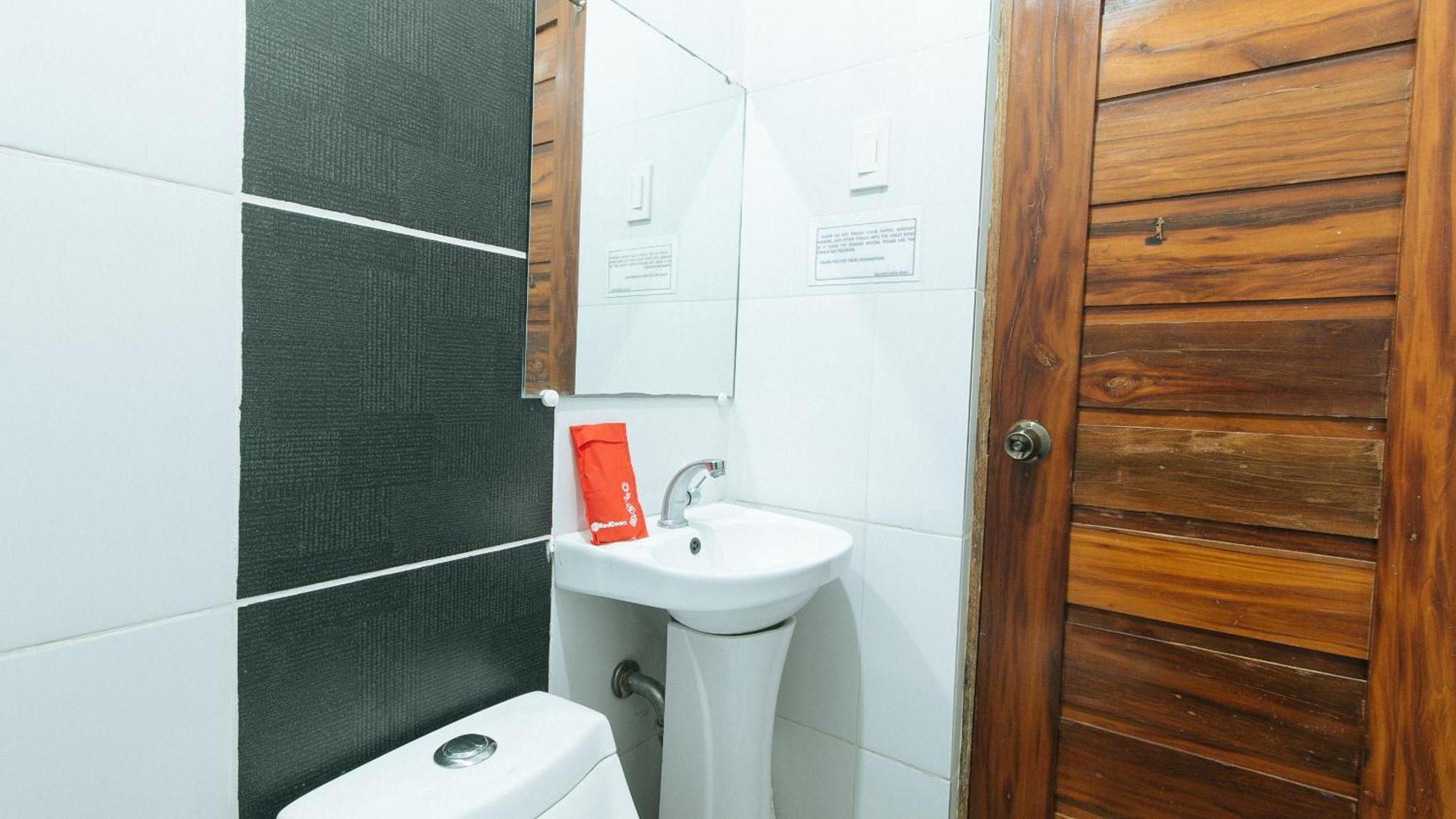 Reddoorz Plus @ Jollydays Hotel Nueva Ecija San Jose  Εξωτερικό φωτογραφία