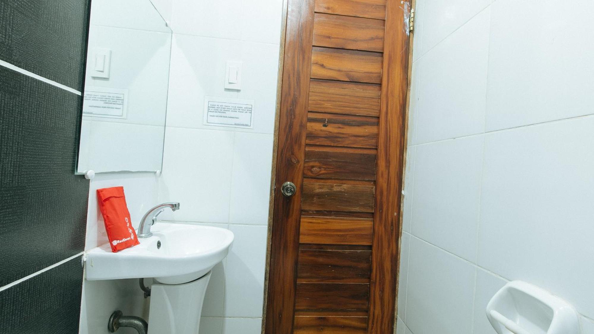 Reddoorz Plus @ Jollydays Hotel Nueva Ecija San Jose  Εξωτερικό φωτογραφία